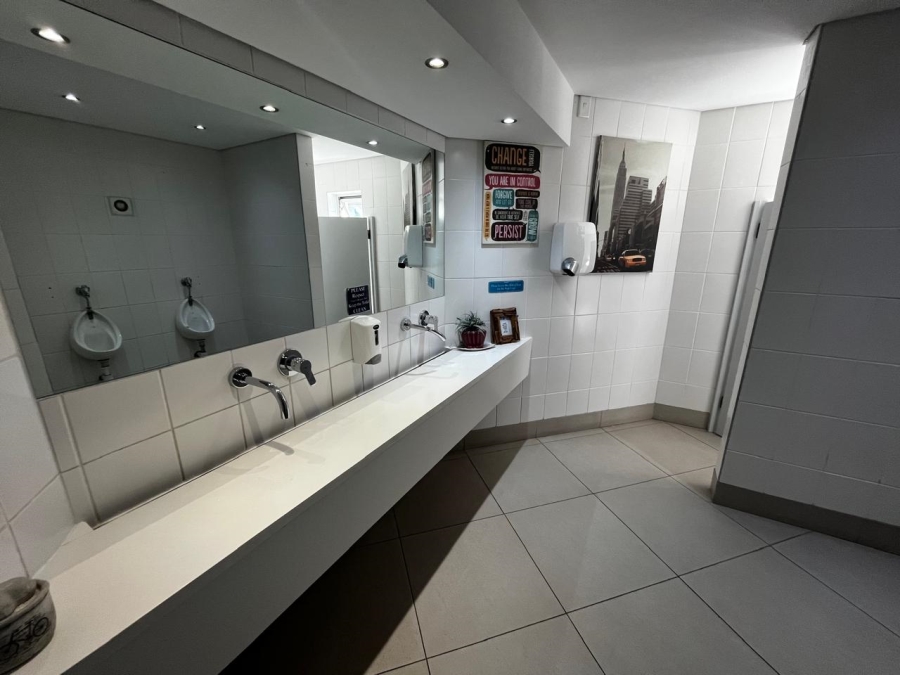 To Let Commercial Property for Rent in Rosendal Western Cape